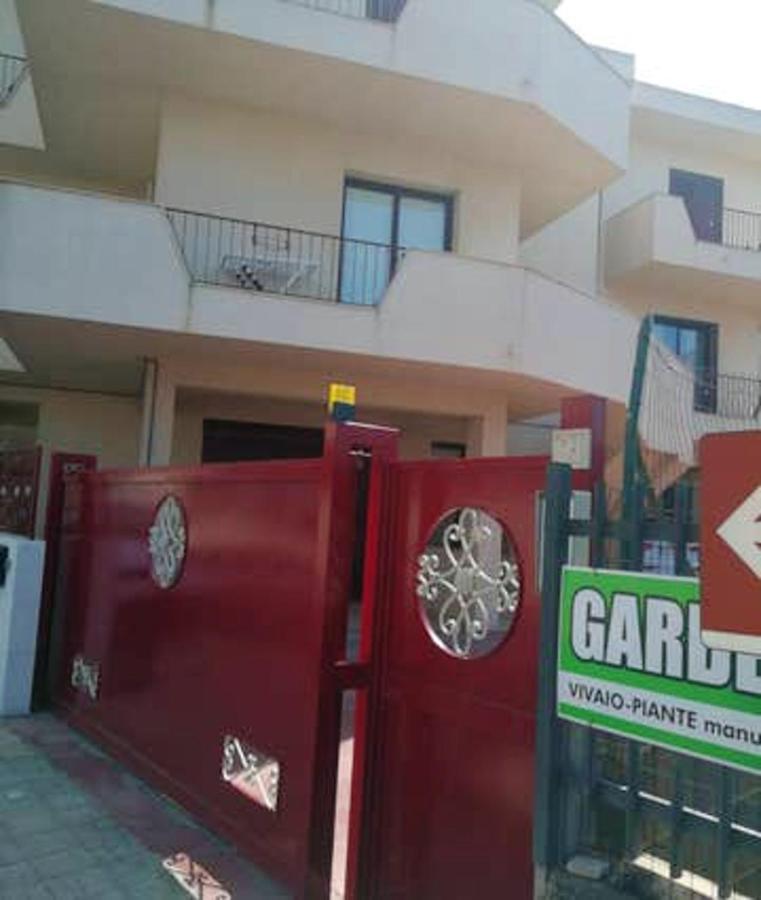 3 Bedrooms House With Jacuzzi Garden And Wifi At * Comiso